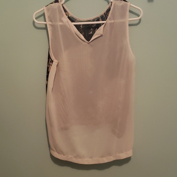 6/$20 High low Tank - Picture 2 of 2